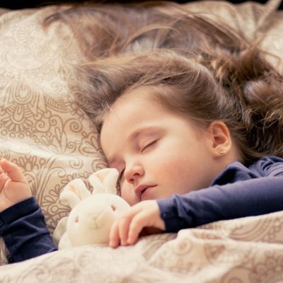 dormida tras los cuentos y planes para niños